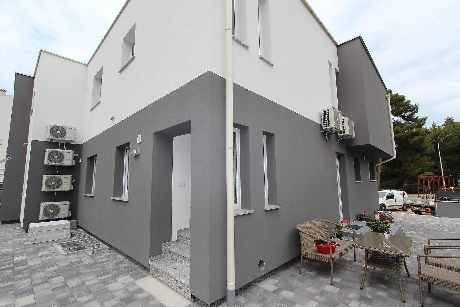 Modernes Apartment Nur 10 Minuten Zum Zentrum Von Rovinj Mit Privatem Balkon