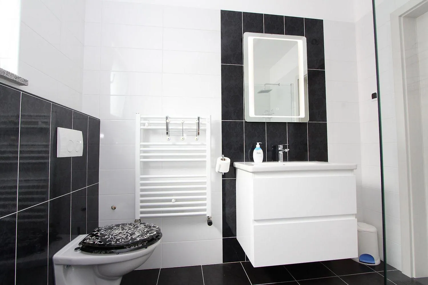 Modernes Apartment Nur 10 Minuten Zum Zentrum Von Rovinj Mit Privatem Balkon Croatia