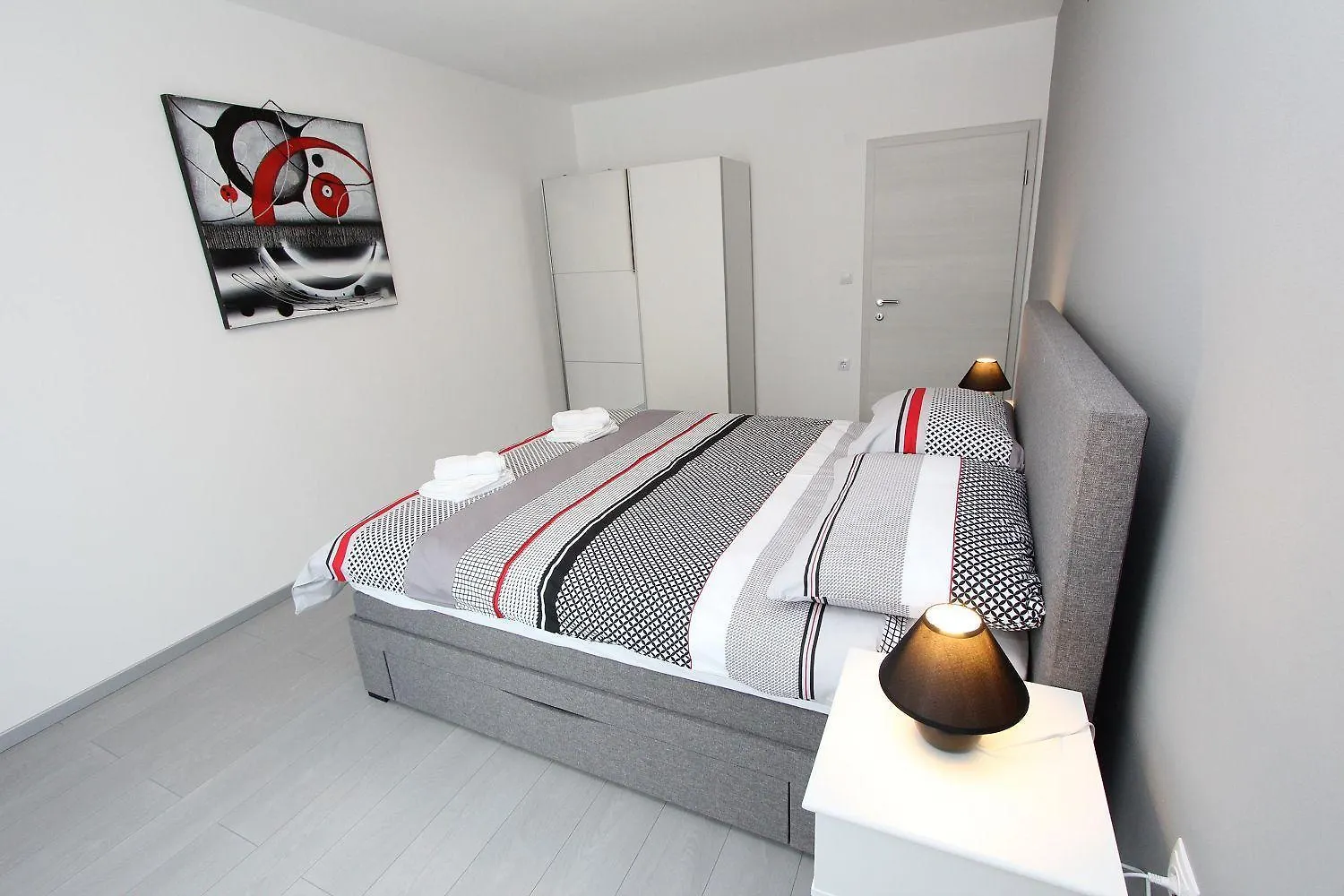 Modernes Apartment Nur 10 Minuten Zum Zentrum Von Rovinj Mit Privatem Balkon