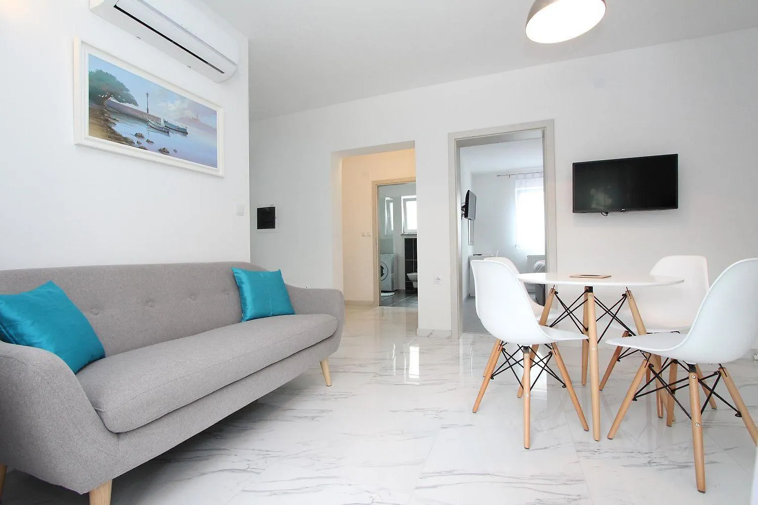 Modernes Apartment Nur 10 Minuten Zum Zentrum Von Rovinj Mit Privatem Balkon