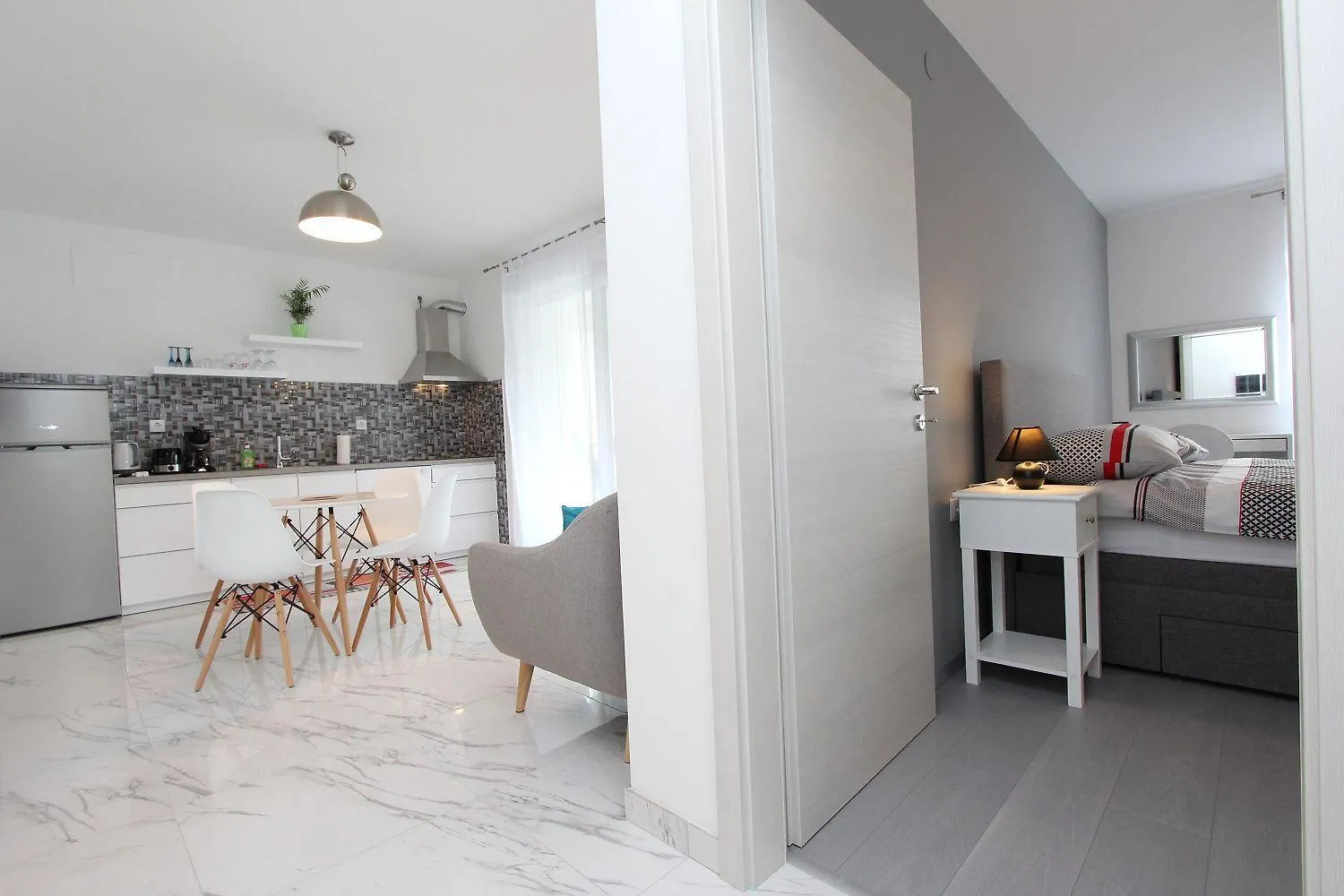 Modernes Apartment Nur 10 Minuten Zum Zentrum Von Rovinj Mit Privatem Balkon