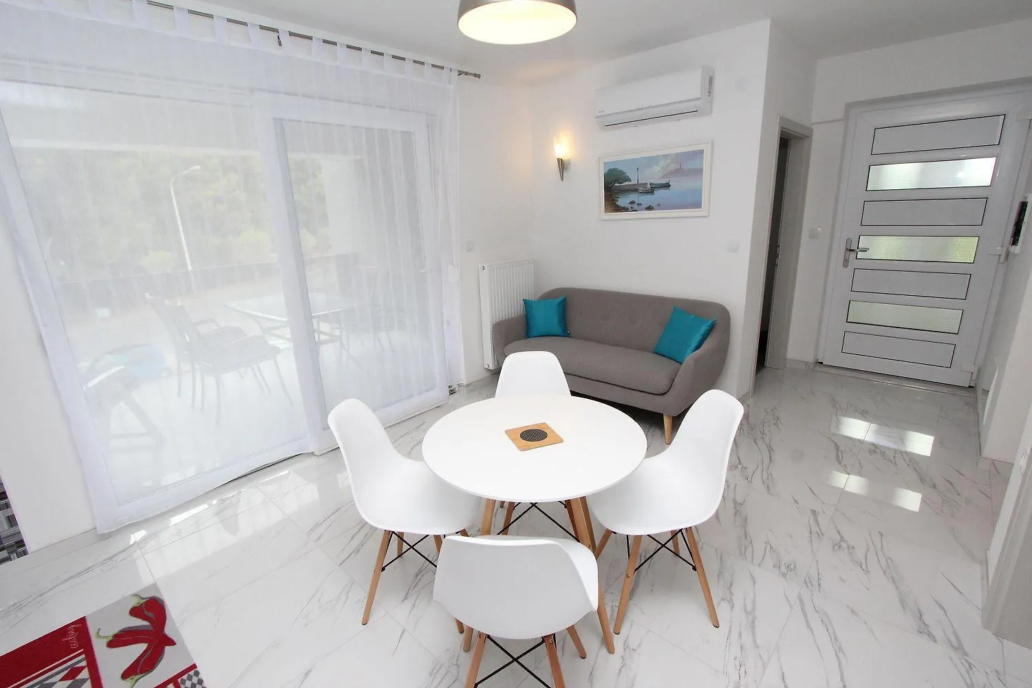 Modernes Apartment Nur 10 Minuten Zum Zentrum Von Rovinj Mit Privatem Balkon