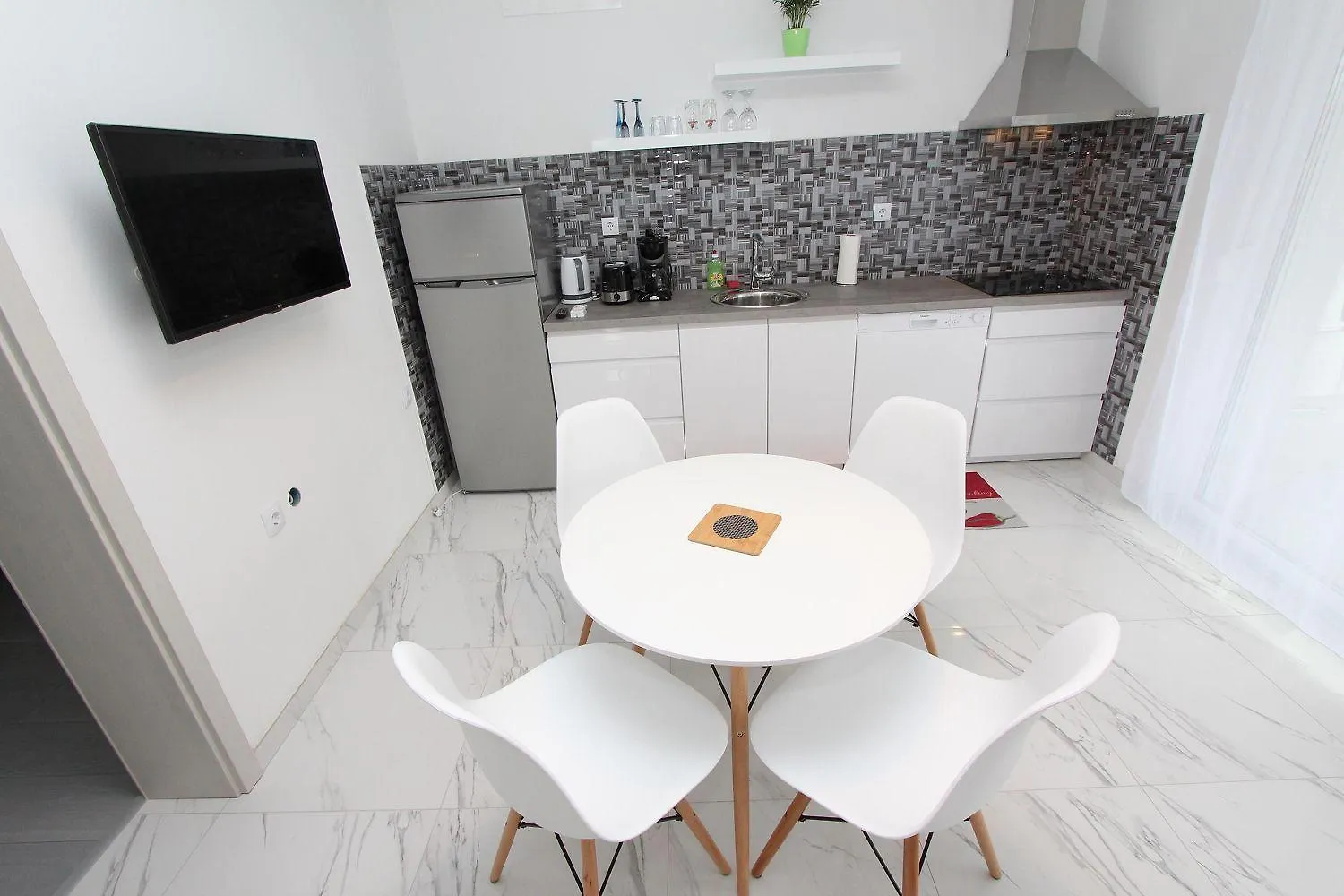 Modernes Apartment Nur 10 Minuten Zum Zentrum Von Rovinj Mit Privatem Balkon